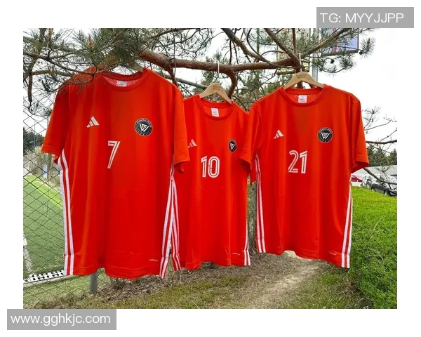 足球装备选购指南：精选球衣推荐助你提升比赛表现与舒适度